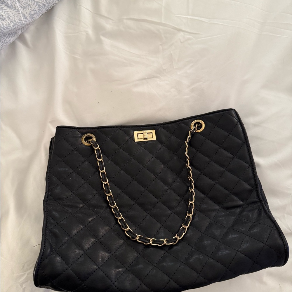 Elegant Black Quilted Chain Shoulder Bag